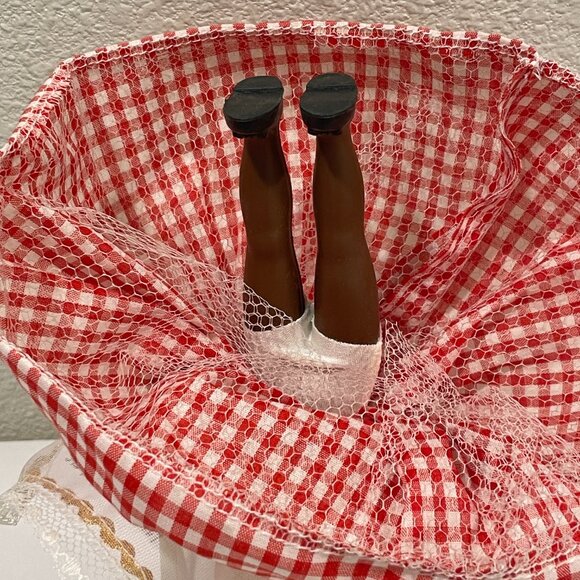 CARMEN ORIGINALS Vintage "The Original NOLA Market Girl" Collectible Doll - Picture 7 of 9